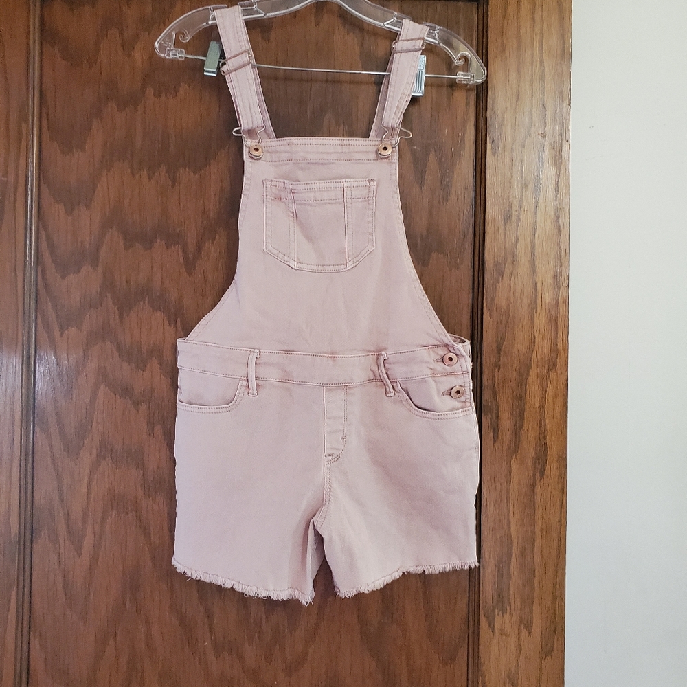✨️⭐️✨️Abercrombie Kids shortall size 15/16 dusty pink color